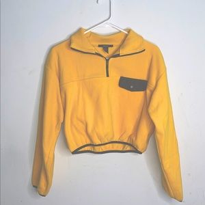 90s style cropped sweater